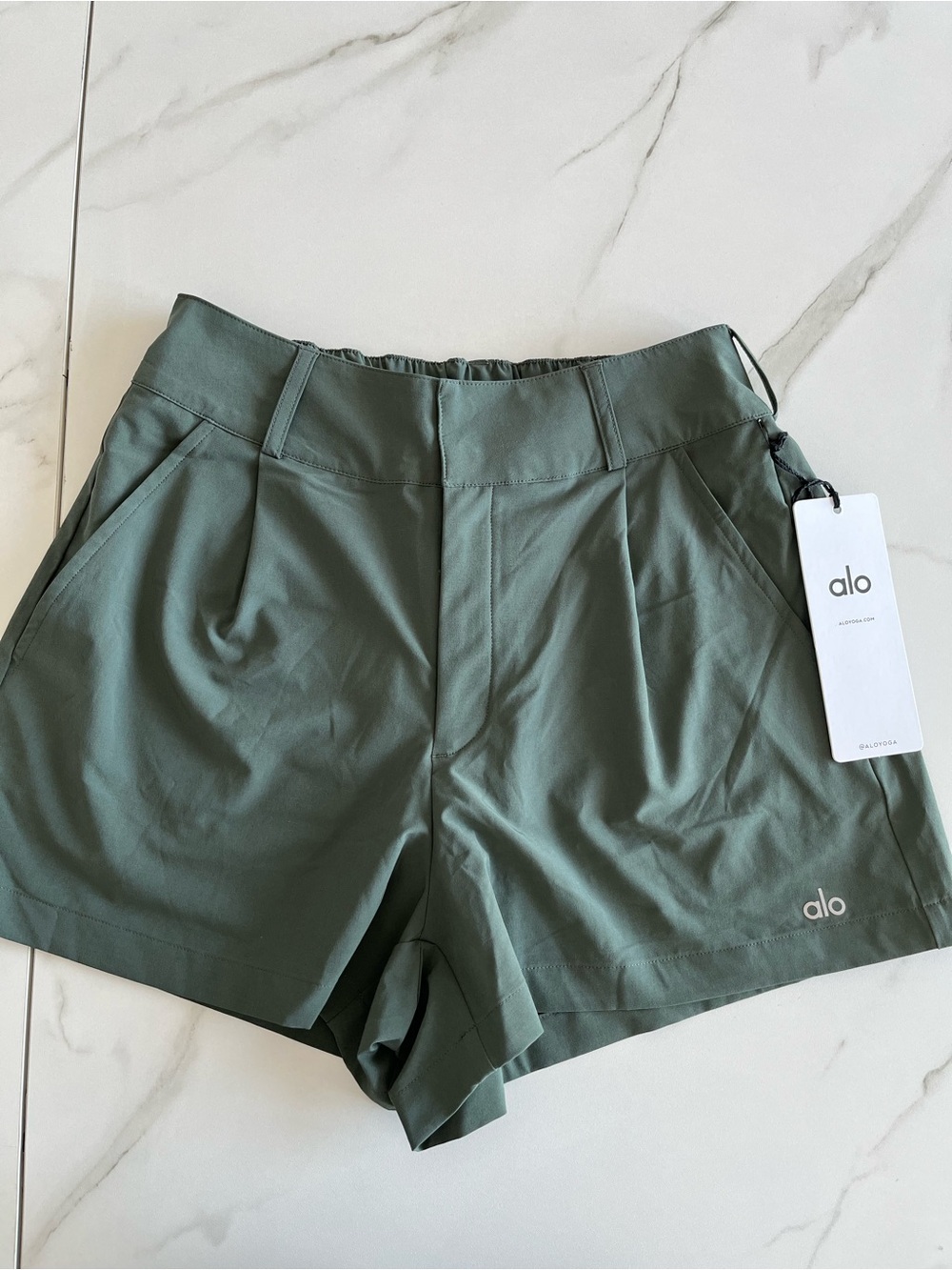 ALO Yoga high waste status trouser short